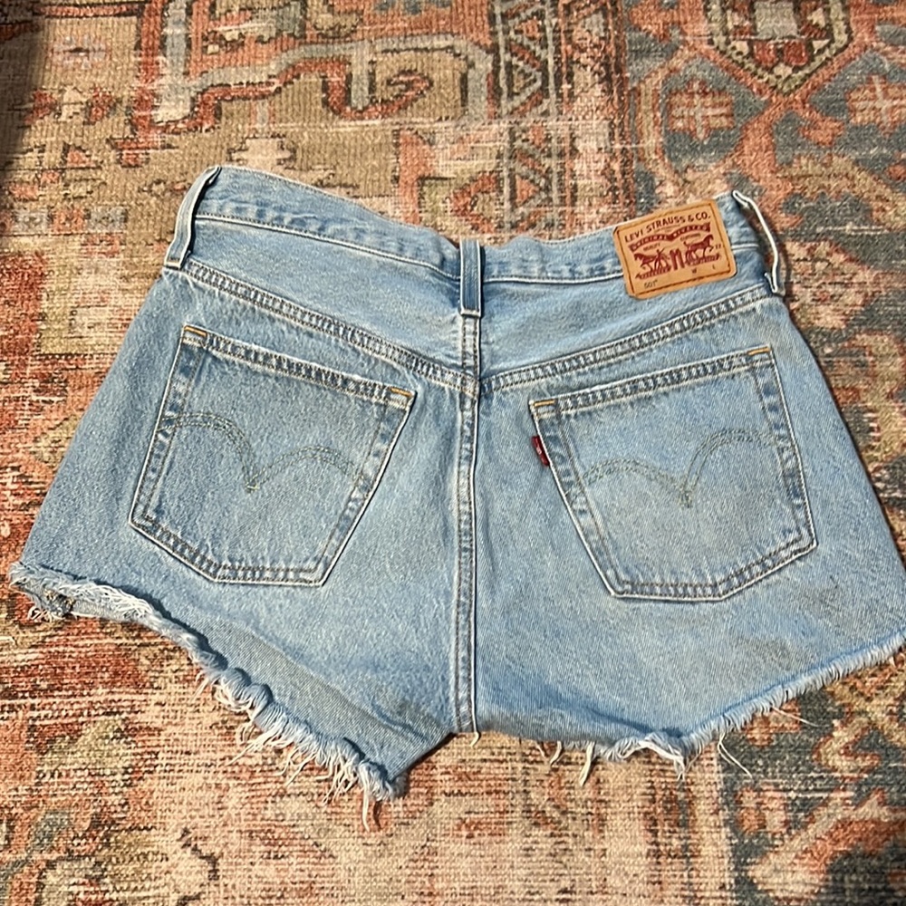 Levi 501 shorts W28